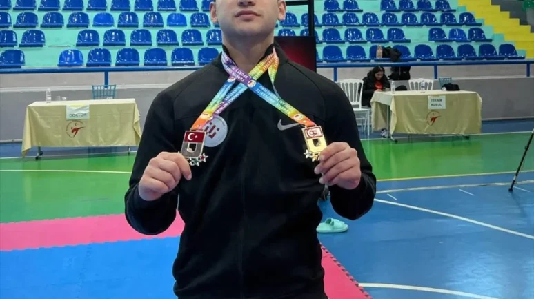 ESTÜ Taekwondo Şampiyonasında Zafer Kazandı