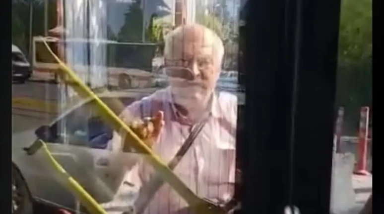 Durak Dışında Otobüse Binemeyen Yolcu Şoföre Zor Anlar Yaşattı