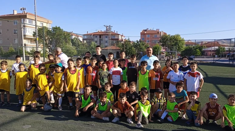 Afyonkarahisar’da Çocuklara Yönelik Futbol Kursu Başladı