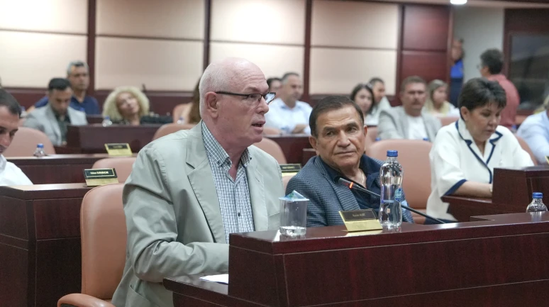 Kazım Kurt’tan Çarpıcı Çıkış: “Bu hırs, bu kin neden? Bu kaostan kim besleniyor?”
