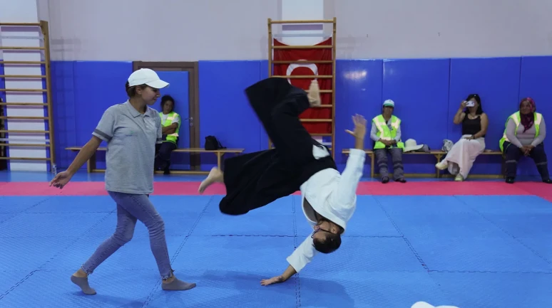 “Tepebaşı’nda Kadın Personeline Aikido Eğitimi”