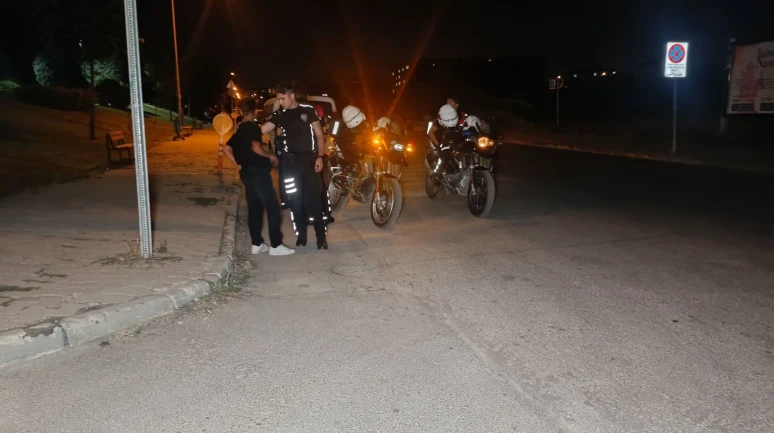Mithat Körler Parkı’nda kavga: İki çocuk bıçaklandı, polis şüpheliyi arıyor