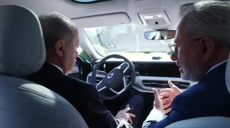 Cumhurbaşkanı Erdoğan, Togg'un Yeni Modeli T10F'yi Deneme Fırsatı Buldu