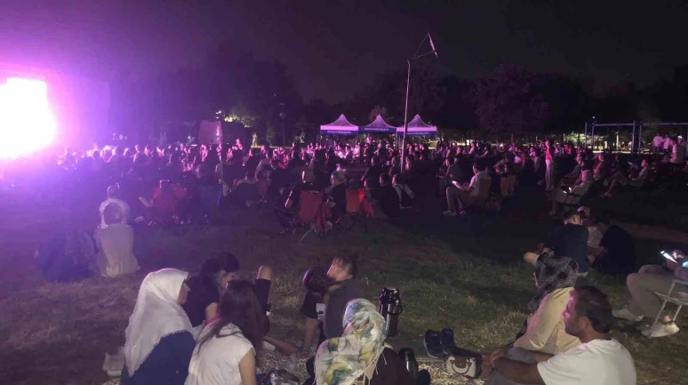 Eskişehirliler Milli Çoşkuyu Dedekorkut Parkı'ndaki Dev Ekrandan İzledi