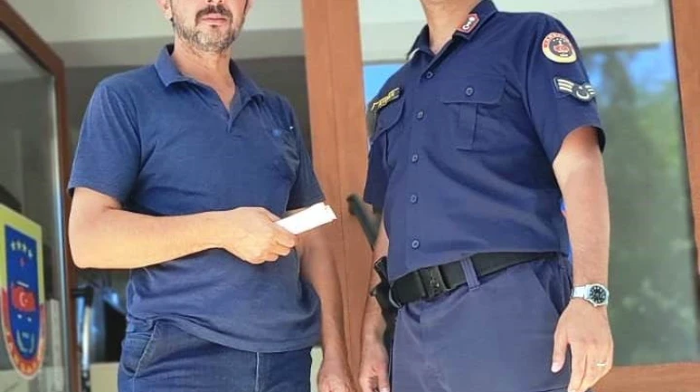 Kütahya’da Örnek İnsanlık: Parayı Yangın Yerinde Buldu, Sahibine Kavuştu