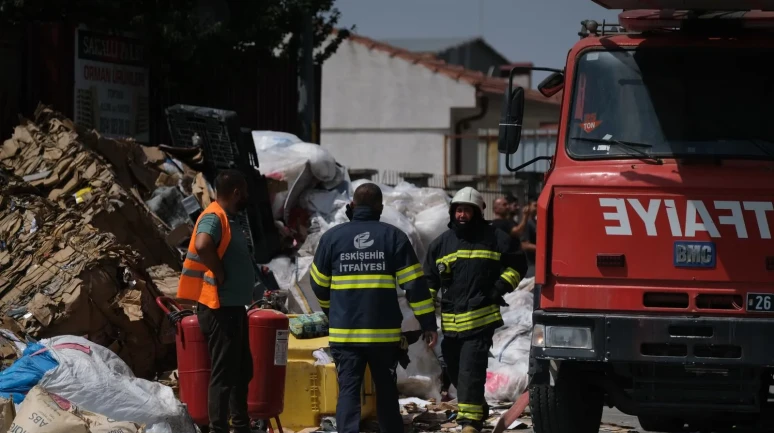 EMKO Sanayi Sitesi’nde Çıkan Yangın Büyümeden Kontrol Altına Alındı