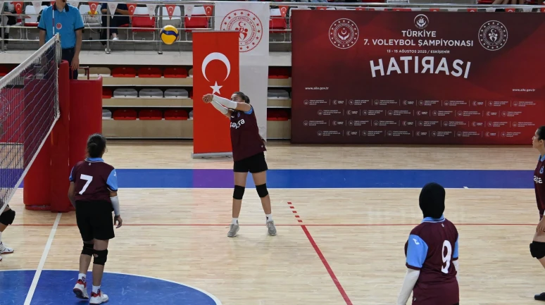 Bakan Yardımcısı Yenigün, Eskişehir’de Voleybol Şampiyonası Açılışına Katıldı