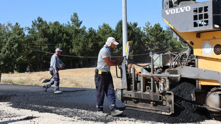 100. Yıl Bulvarı’nda Yol Yenileme Çalışmaları Devam Ediyor