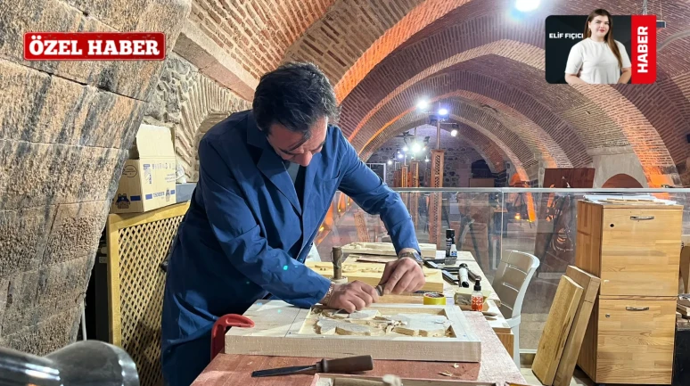 Ağacı Sabırla Şekillendiren Sanatçı Seri Üretime Direniyor