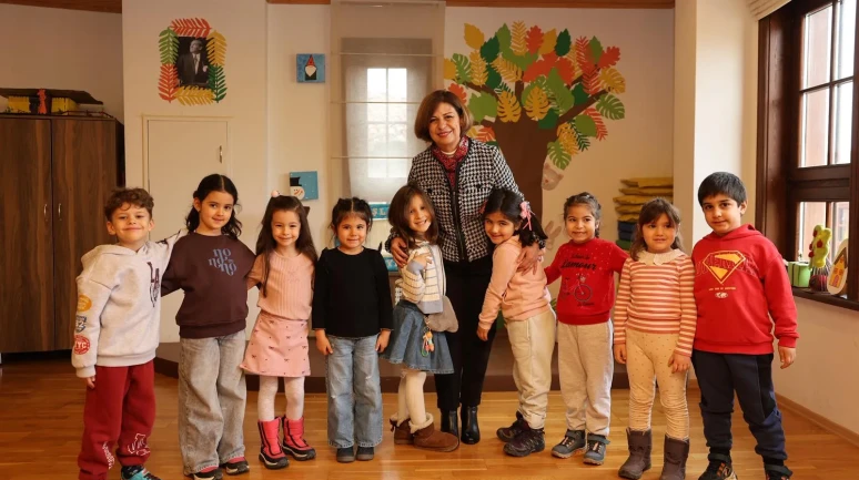 Ayşe Ünlüce Çocuk Sanat Şenliği'ni Ziyaret Etti