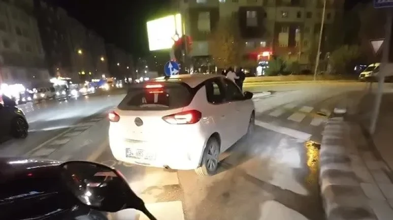 Eskişehir’de Yanlış Trafik Işığı Araç Kuyruğuna Neden Oldu