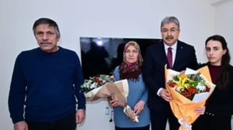 Vali Dr. Erdinç Yılmaz’ın İlk Ziyareti Şehit Ailesine Oldu