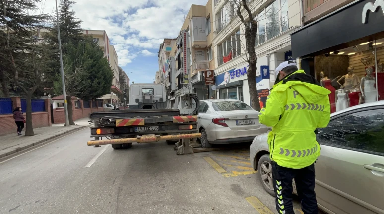 Engelli ve Otobüs Parkını İşgal Eden Araçlara Ceza