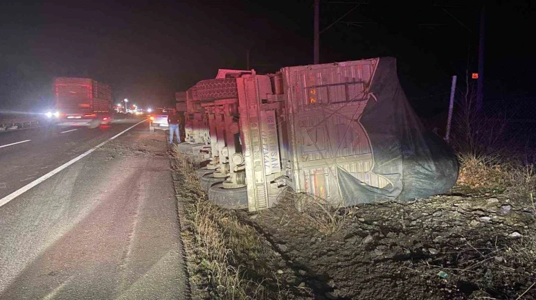 Bilecik’te Alkollü Tır Sürücüsü Kazaya Neden Oldu