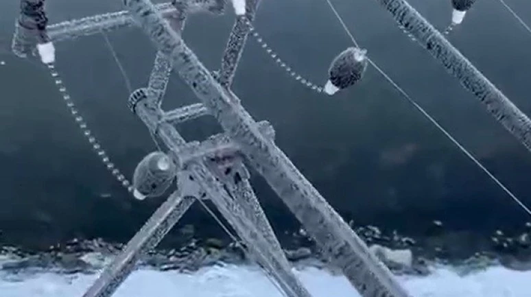 Eskişehirli Kampçıların Oltası Gölette Dondu