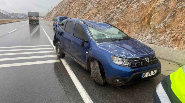 Afyonkarahisar'da Korkutan Kaza: Sürücü Şans Eseri Kurtuldu
