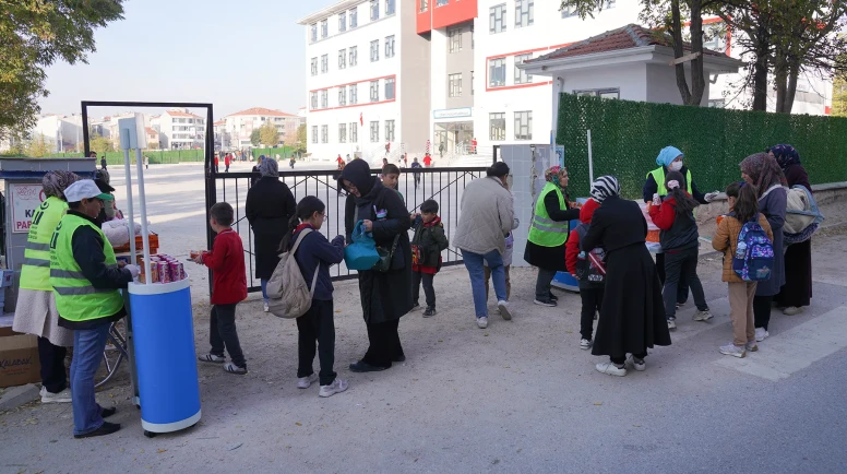 Tepebaşı’nda Okul Öğrencilerine Ücretsiz Beslenme Desteği Sürüyor