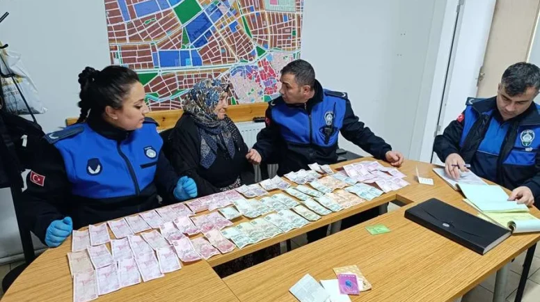 Hamamyolu’nda dilenci operasyonu: Zabıta iki günde 6 bin TL’den fazla para ele geçirdi