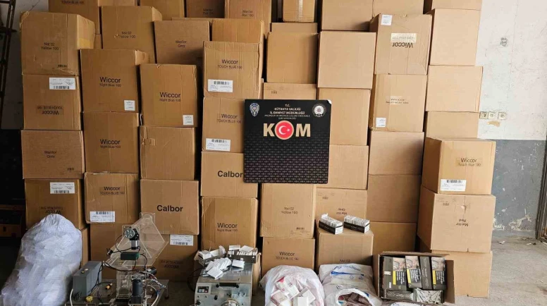 Kütahya’da Kaçak Makaron Üretimine Baskın: Yüz Binlerce Makaron Yakalandı