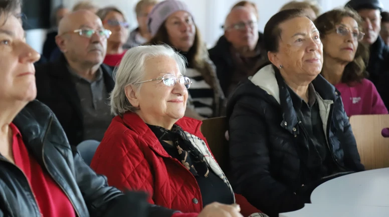 Eskişehir’de kıdemli vatandaşlara Tazelenme Üniversitesi bilgilendirme oturumu düzenlendi