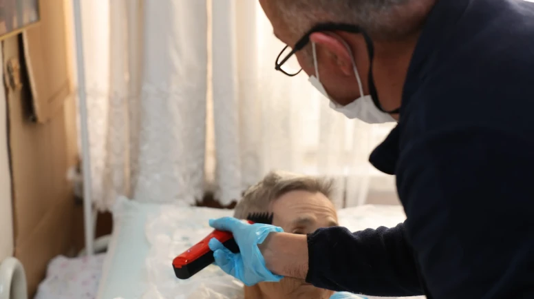 Büyükşehir Belediyesi Engelliler Günü’nde Ev Ziyaretleri Gerçekleştirdi