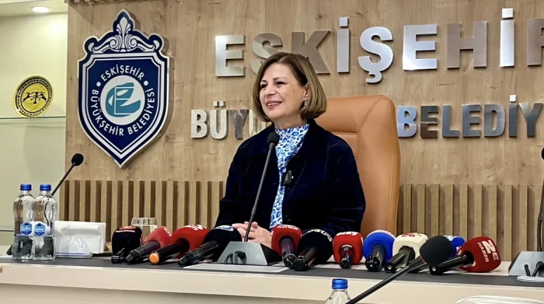 Ayşe Ünlüce: “CHP’nin tarihi kurultayı demokrasi şöleni havasında geçti”