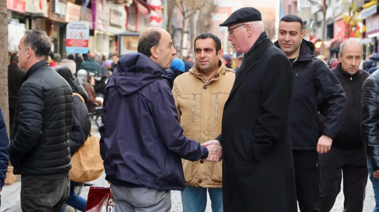 Başkan Kurt Asarcıklı Caddesi’nde Esnafın Nabzını Tuttu