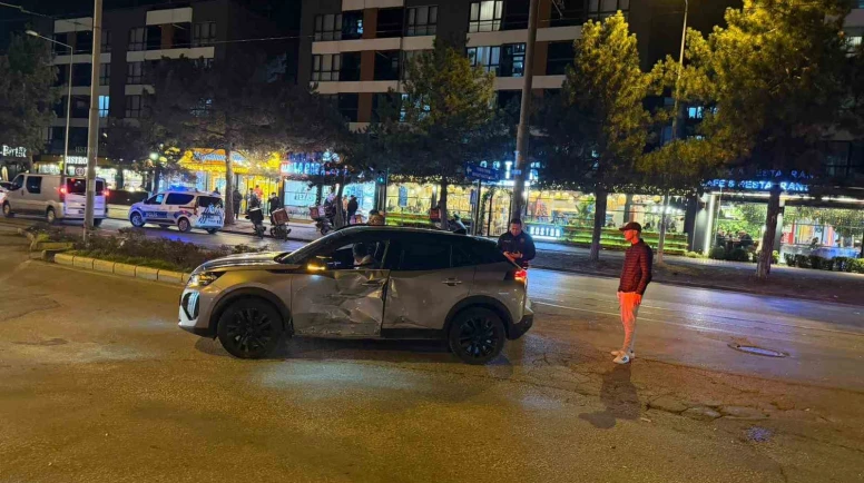 Eskişehir’de Gece Yarısı Kaza: Motosiklet Sürücüsü Yaralandı
