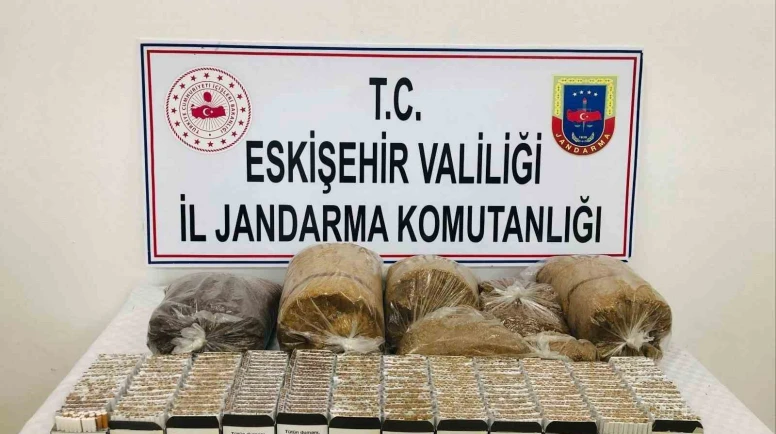 Eskişehir’de Kaçak Tütün ve Cep Telefonu Operasyonu: Şüpheliler Yakalandı