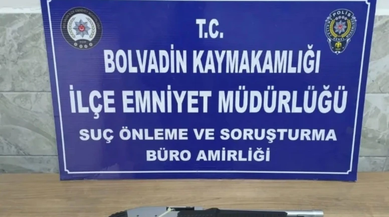 Afyonkarahisar Polisi Denetimlerde Silah ve Uyuşturucu Ele Geçirdi