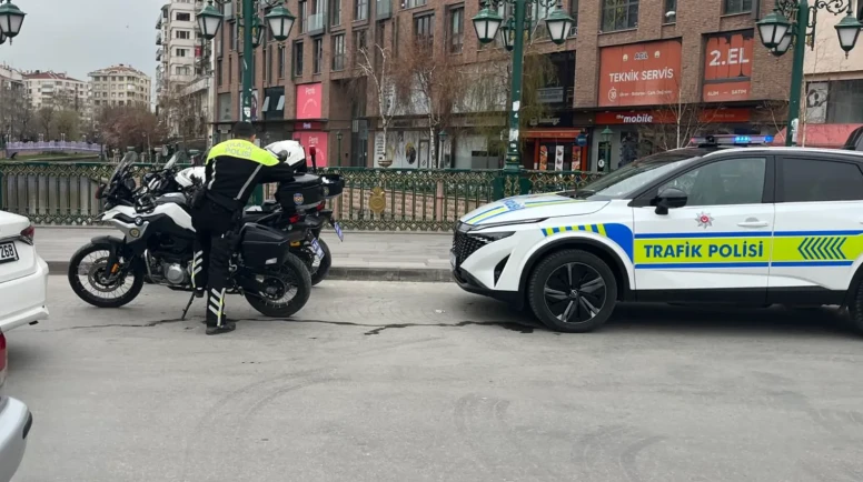 Eskişehir’de trafik polisi motosiklet denetimlerini artırdı