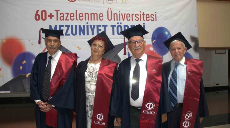 Anadolu Üniversitesi’nde 60+ Mezuniyet Coşkusu