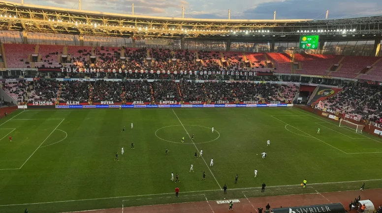 Eskişehir’de İlk 45 Dakika Tamamlandı: Penaltı Kaçtı, Skor Değişmedi