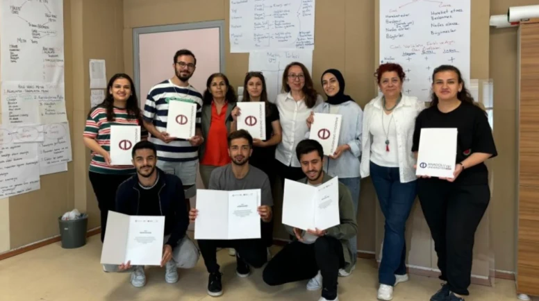 İşitme Engelli Öğrenciler İçin Yapay Zekâ Tabanlı Metin Çalışması