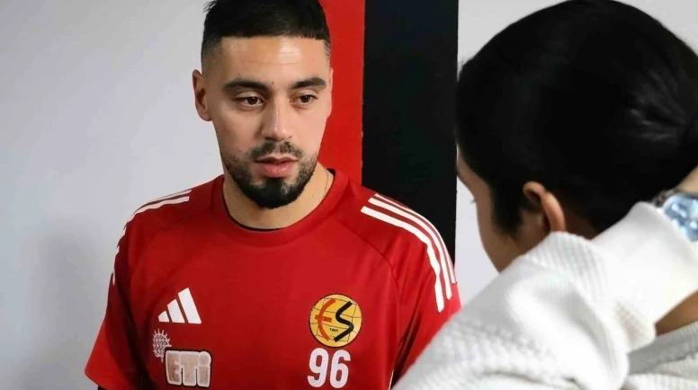 Kırmızı Şimşekler Çocukların Yüzünü Güldürdü