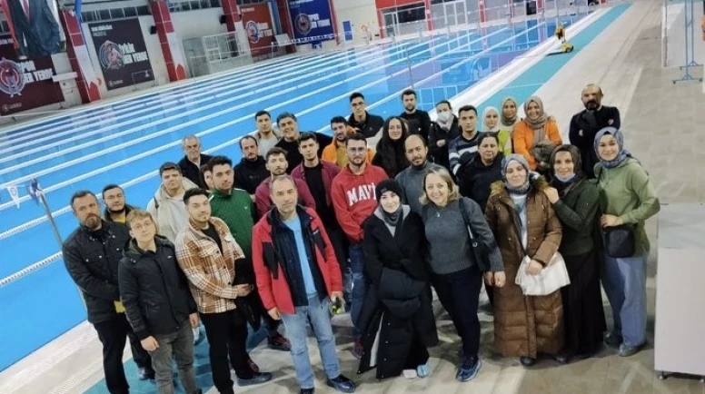 Teori Sahada Buluştu: Kursiyerler Olimpik Havuzda Eğitim Gördü