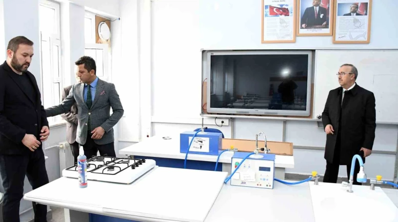 Yükümlüler Okulu Temizledi, İl Müdürü Yerinde İnceledi