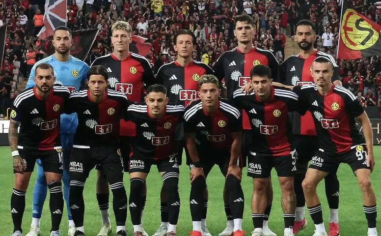ŞAMPİYONLUK PROVASI ZAFERLE BİTTİ: SAHADA 5 GOL VE TATLI SÜRPRİZ 'EVET' SESLERİ!