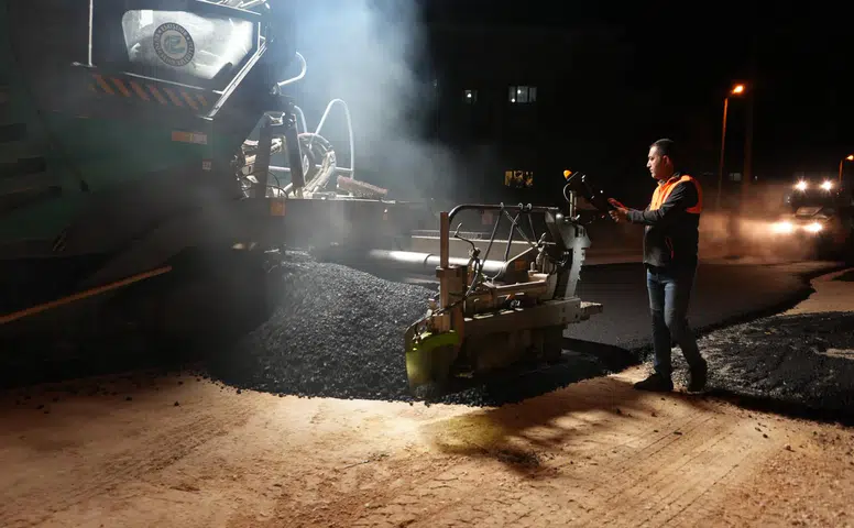 Eskişehir Büyükşehir'den Gece Boyunca Asfalt Mesaisi