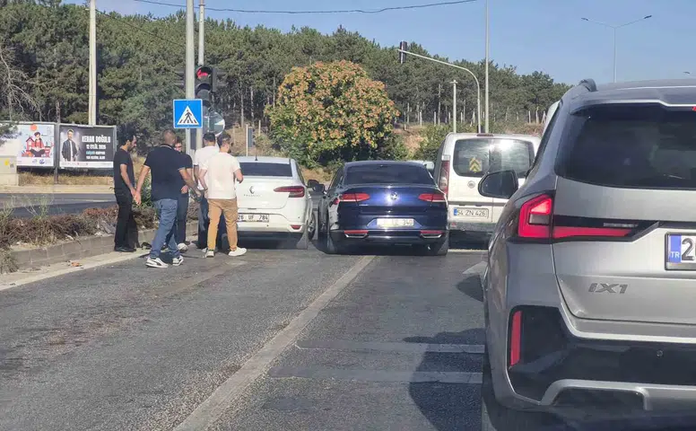 Eskişehir’de 3 Aracın Karıştığı Kaza