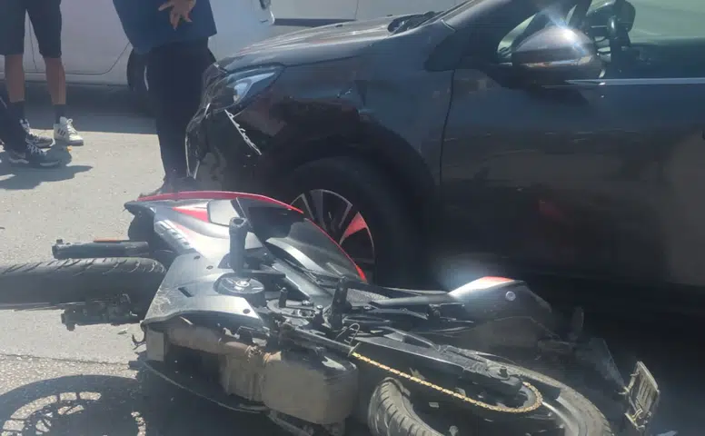 Atatürk Bulvarı’nda motosiklet kazası: 1 yaralı