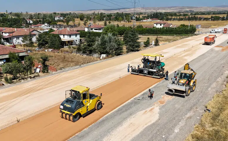 Büyükşehir 100. Yıl Bulvarı’nda Asfalt Çalışıyor