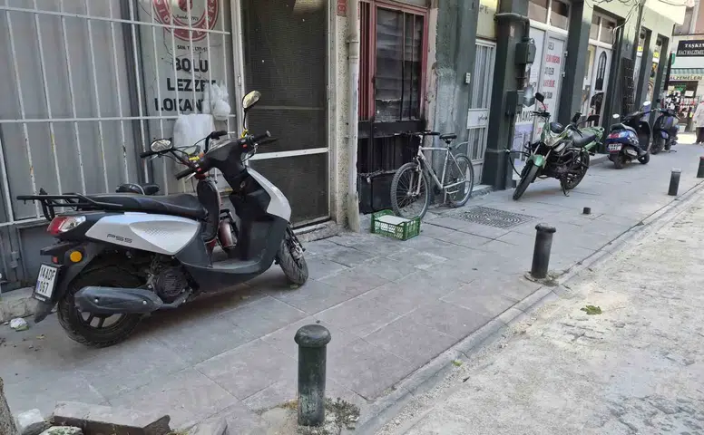 Eskişehir’de Kaldırımları Motosikletler İşgal Etti