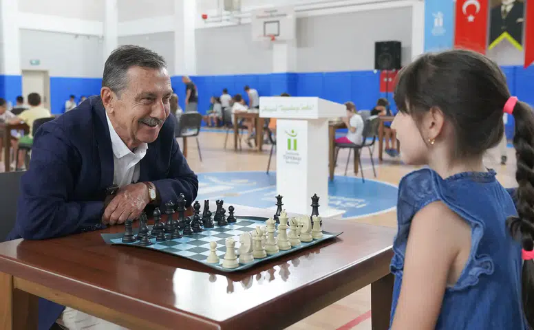 Tepebaşı’nda 70 Öğrenci Satranç Turnuvasında Yarıştı