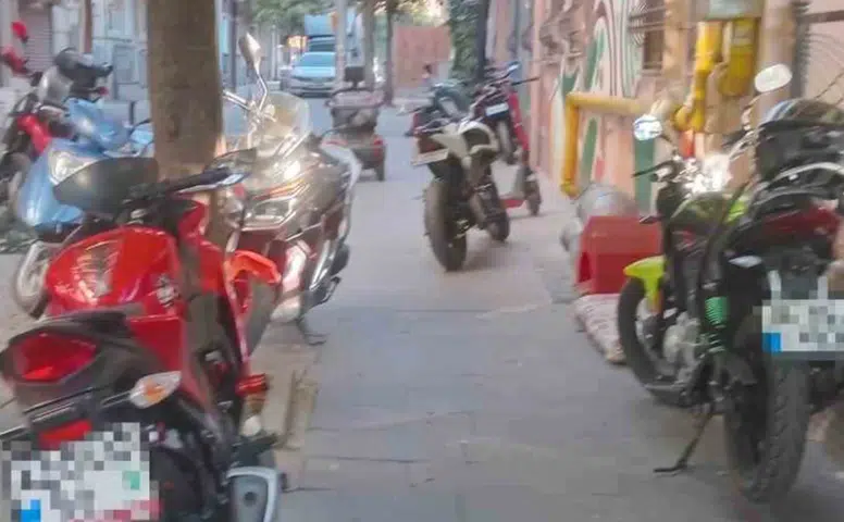 Eskişehir’de kaldırımlar motosiklet parkına dönüştü