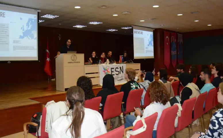 Anadolu Üniversitesi'nde Gelen Değişim Öğrencileri Buluştu
