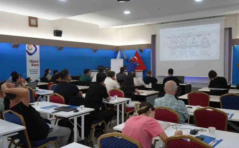 ESO’da yapay zeka ile veri analizi eğitimi
