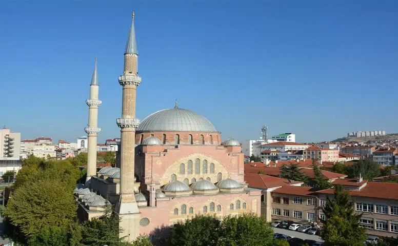 Her Gün Önünden Geçiyoruz Ama Hikâyesini Bilmiyoruz: Eskişehir'in İlginç Yapıları