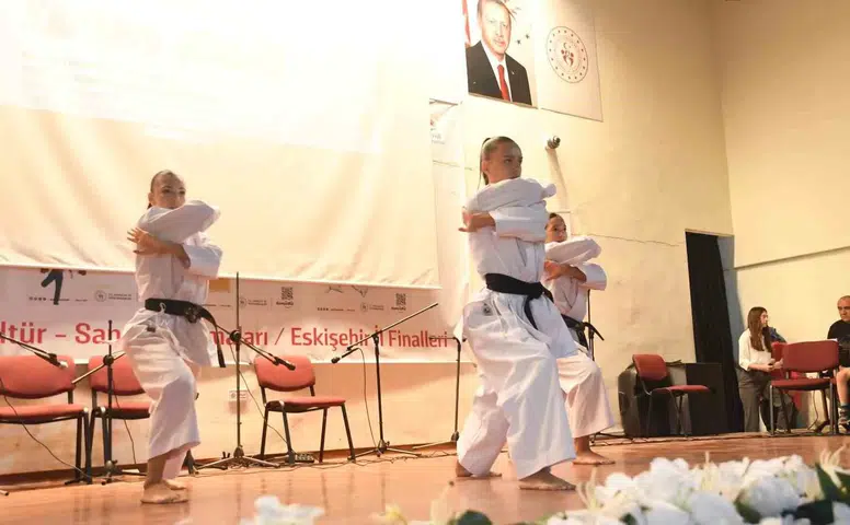 Eskişehir’de Gençlik Yaz Kulübü’ne Renkli Final