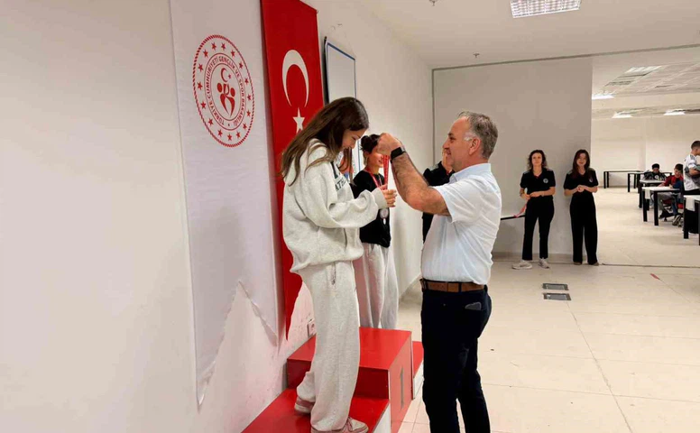 Eskişehir’de “Bizim Çocuklar” satranç şampiyonası yapıldı
